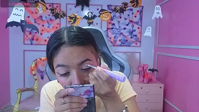 stephania t online show from 10.28.25