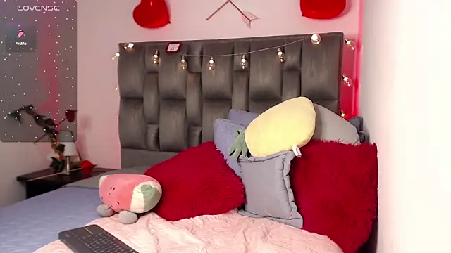 julz 03 online show from 02.28.25