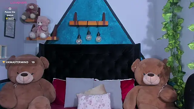  Sophie  miller online show from 01.07.25