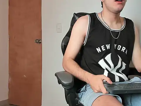 Snapshot of leo030809 chatting on 02.23.26 leo030809 online show from 02.23.26