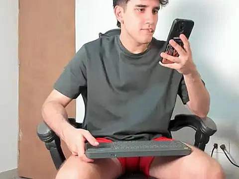 Snapshot of leo030809 chatting on 02.28.26 leo030809 online show from 02.28.26