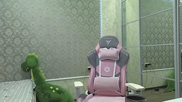 -DIVORA- online show from 09.09.25