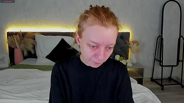 Snapshot of Michelle_Blond chatting on 03.12.26 Michelle Blond online show from 03.12.26