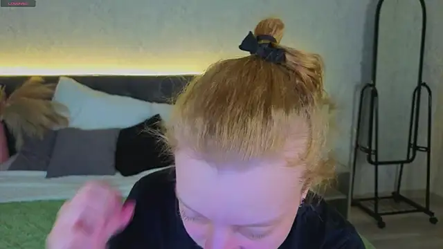 Snapshot of Michelle_Blond chatting on 04.05.26 Michelle Blond online show from 04.05.26