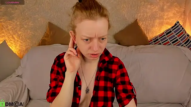 Snapshot of Michelle_Blond chatting on 04.06.26 Michelle Blond online show from 04.06.26