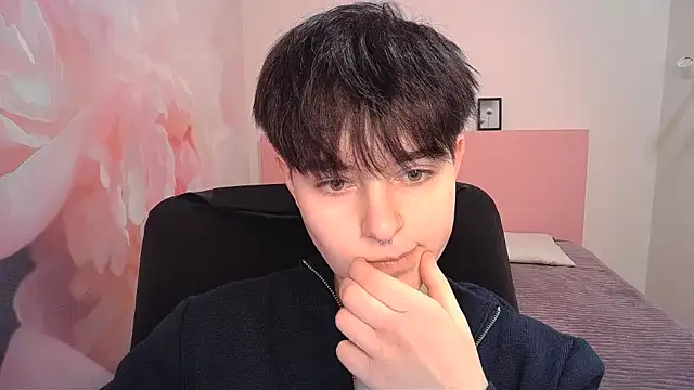 EmiliaYours online show from 12.29.24