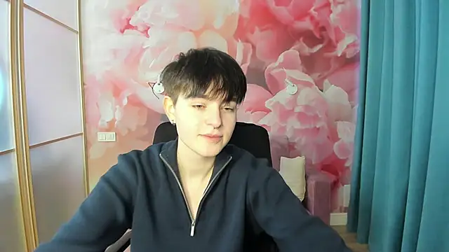 EmiliaYours online show from 01.03.25