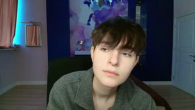 EmiliaYours online show from 01.07.25