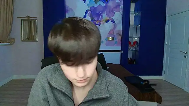 EmiliaYours online show from 01.07.25