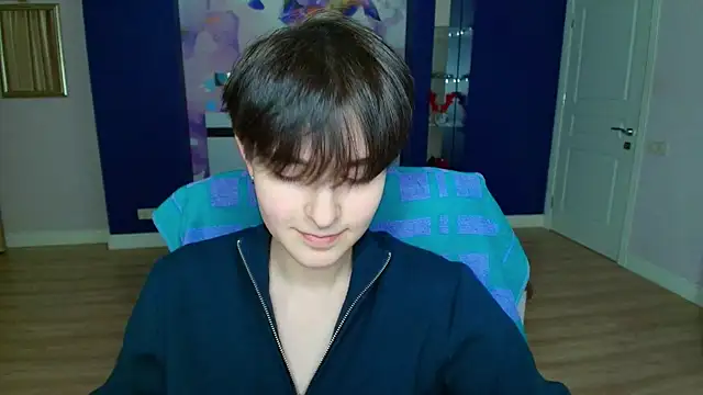 EmiliaYours online show from 01.27.25