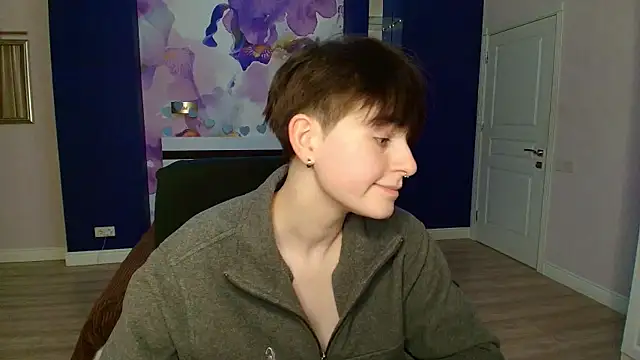 EmiliaYours online show from 02.24.25