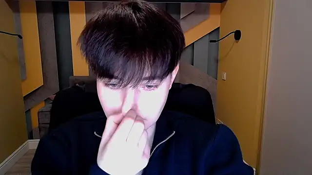 EmiliaYours online show from 03.03.25