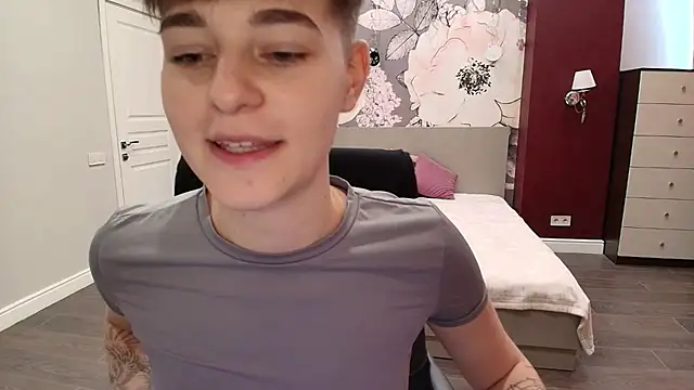 EmiliaYours online show from 09.22.25