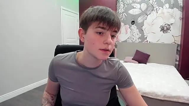 EmiliaYours online show from 10.21.25