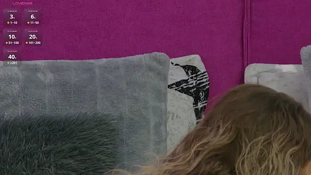 CelineHuddson online show from 10.09.25