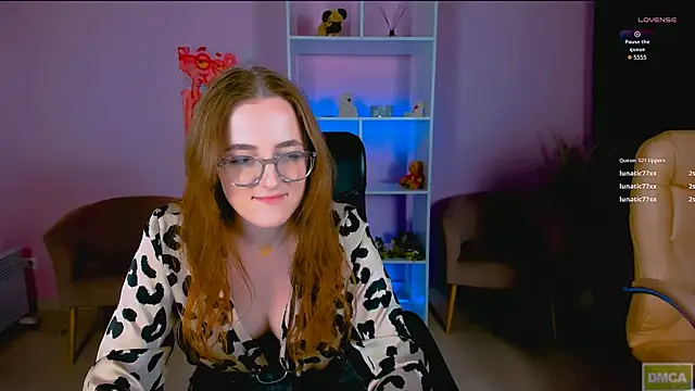 luna berryy online show from 12.04.24