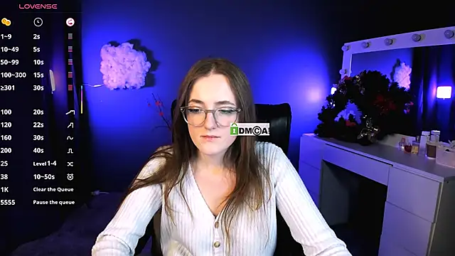 luna berryy online show from 02.25.25