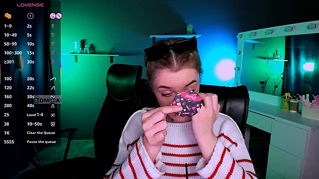 luna berryy online show from 03.02.25