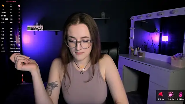 luna berryy online show from 03.11.25