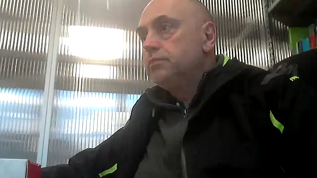 Snapshot of pantomax chatting on 03.18.25 pantomax online show from 03.18.25