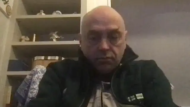 Snapshot of pantomax chatting on 12.01.25 pantomax online show from 12.01.25