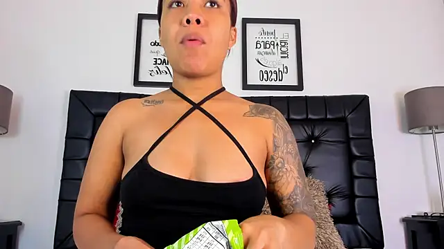 amberlitle online show from 11.27.25