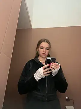 KitteCat online show from 12.26.24