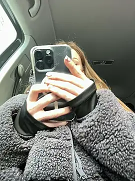 KitteCat online show from 02.15.25