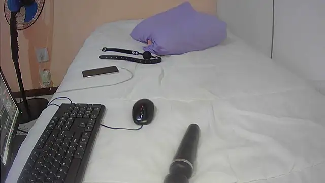 Snapshot of ebonyjezebel chatting on 12.18.24 ebonyjezebel online show from 12.18.24