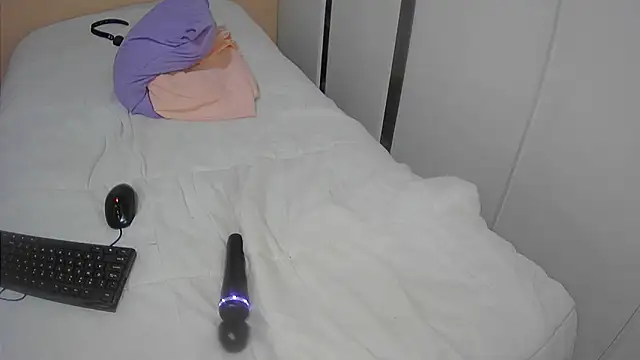 Snapshot of ebonyjezebel chatting on 12.18.24 ebonyjezebel online show from 12.18.24