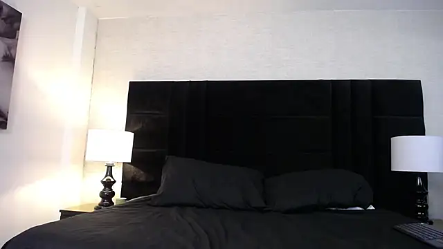 Sr Magnus  online show from 03.18.25