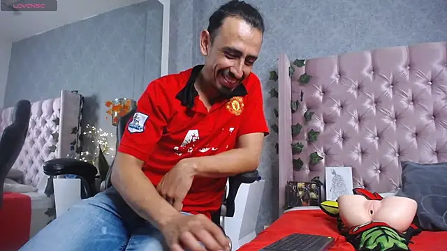 Snapshot of Sr_Magnus_ chatting on 02.05.26 Sr Magnus online show from 02.05.26