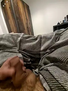 Snapshot of NiceBone000 chatting on 12.28.24 NiceBone000 online show from 12.28.24