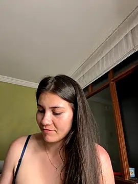 aurora divine online show from 09.22.25