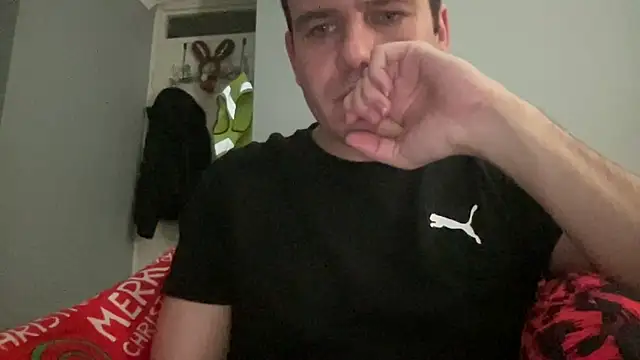 Snapshot of GotItGoin chatting on 03.22.25 GotItGoin online show from 03.22.25