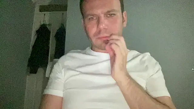 Snapshot of GotItGoin chatting on 10.02.25 GotItGoin online show from 10.02.25