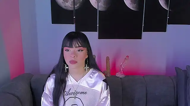 maddy walker online show from 01.07.25