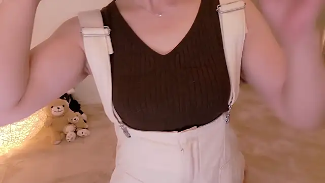 Snapshot of Risa_06 chatting on 09.21.25 Risa 06 online show from 09.21.25