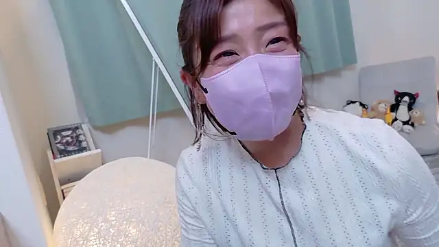 Snapshot of Risa_06 chatting on 05.19.26 Risa 06 online show from 05.19.26