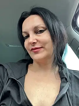 -OLYA- online show from 03.12.25