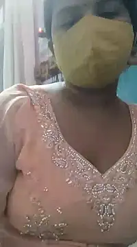 Snapshot of Dr_Chhaya chatting on 03.04.25 Dr Chhaya online show from 03.04.25