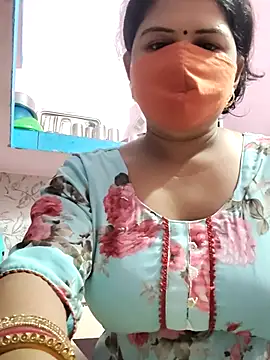 Snapshot of Dr_Chhaya chatting on 01.07.26 Dr Chhaya online show from 01.07.26