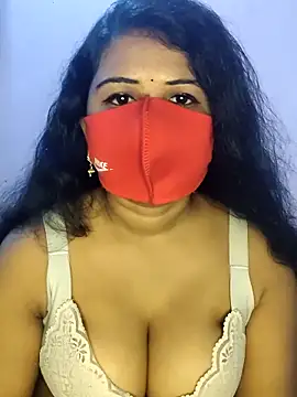 Snapshot of Dr_Chhaya chatting on 02.04.26 Dr Chhaya online show from 02.04.26