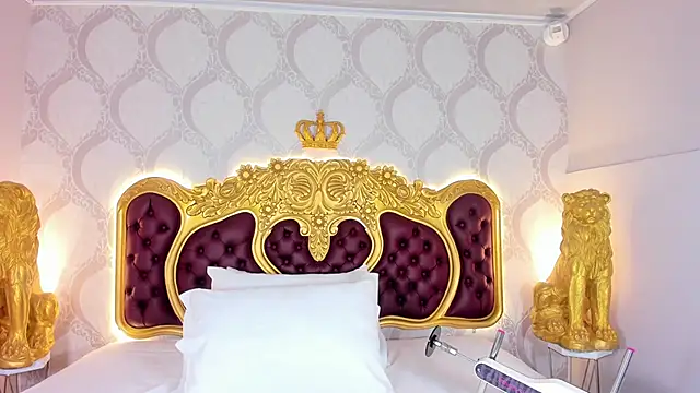 KendralHolson online show from 10.09.25