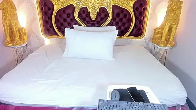 KendralHolson online show from 10.19.25