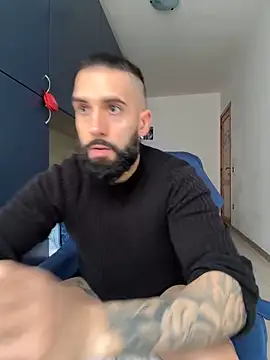 Snapshot of Gioeltoro89 chatting on 01.12.25 Gioeltoro89 online show from 01.12.25