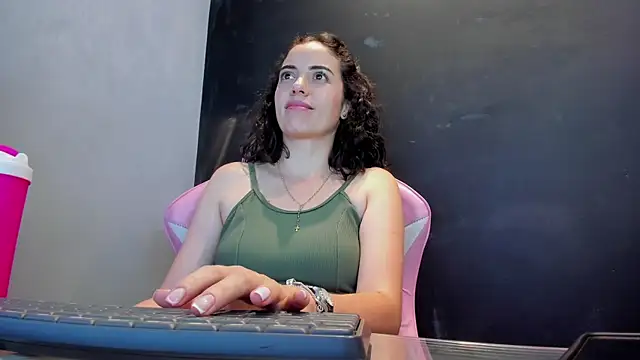 Snapshot of sherilkwang19tv chatting on 09.09.25 sherilkwang19tv online show from 09.09.25