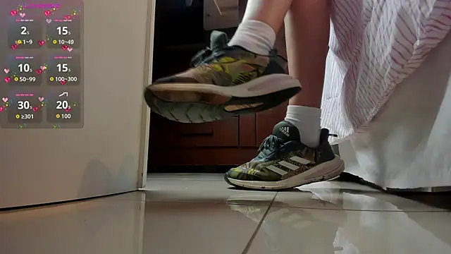 Snapshot of sherilkwang19tv chatting on 10.22.25 sherilkwang19tv online show from 10.22.25