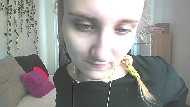 Miss Elsa  online show from 02.12.25