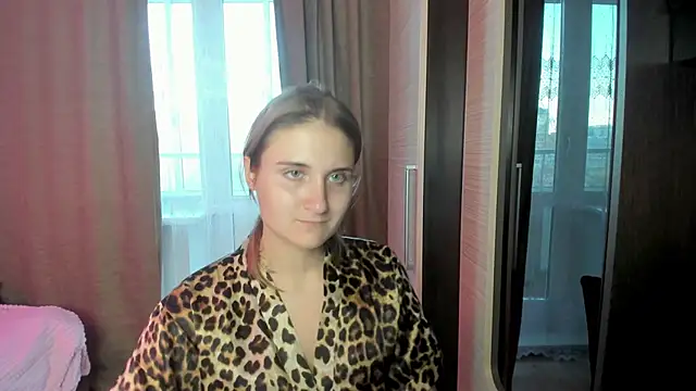 Miss Elsa  online show from 09.18.25